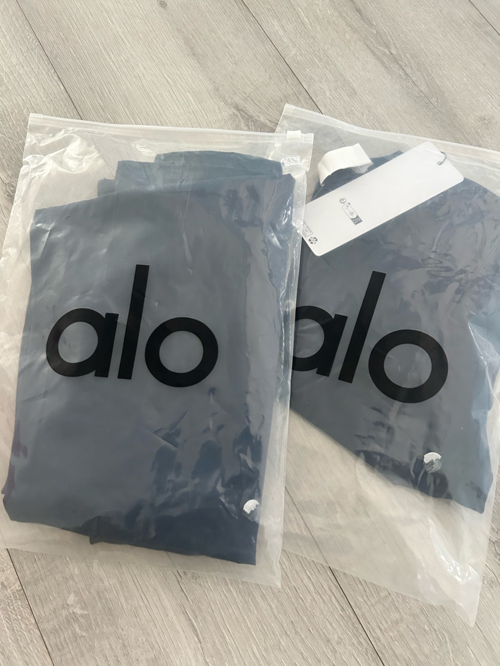 ALO Yoga Women’s Navy Set